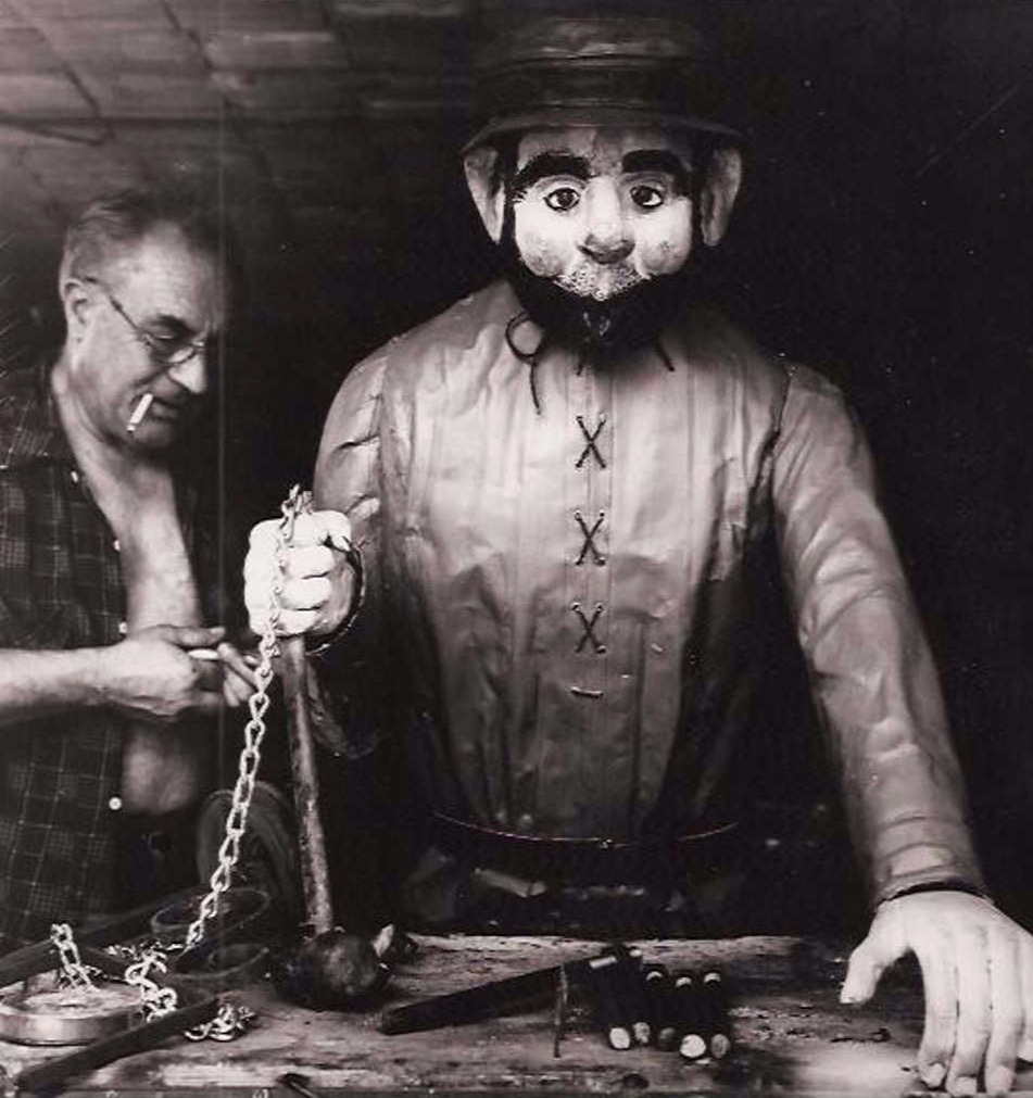 Georges Kirsch travaillant sur le Beurdin  Photo André Villers